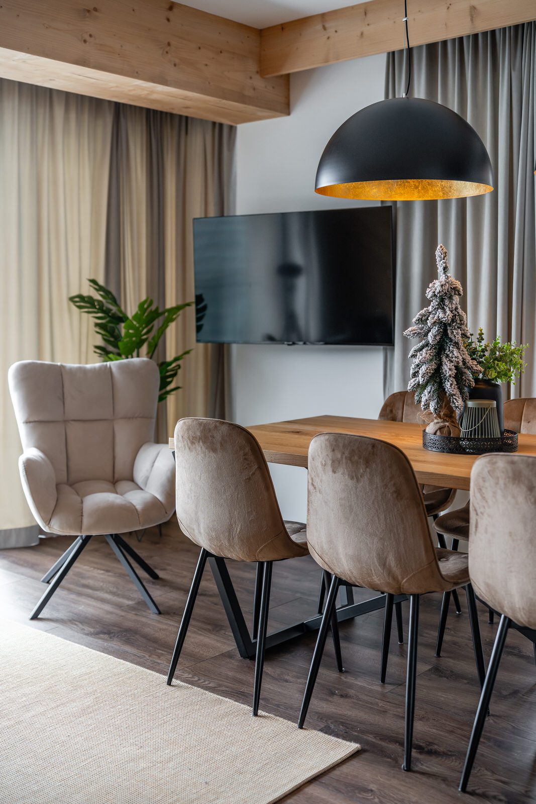Apartament z 2 sypialniami i balkonem